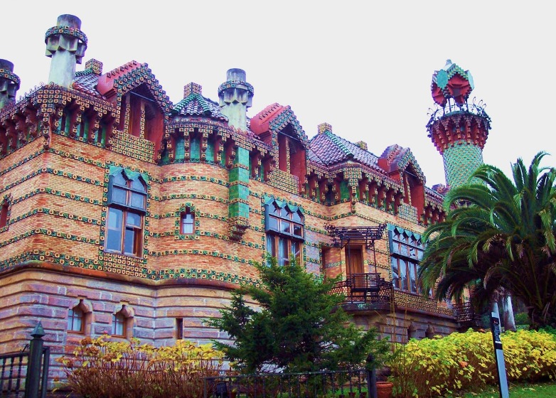 El Capricho de Gaudí en Comillas | Viajar por Cantabria : Información