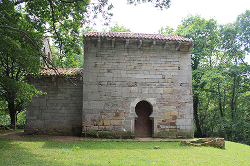 Iglesia-de-San-Román-de-Moroso-en-Bostronizo