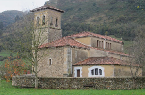Iglesia de San Juan Bautista en Corvera de Toranzo