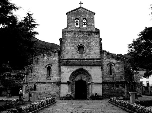 Iglesia de Santa María del Puerto en Santoña