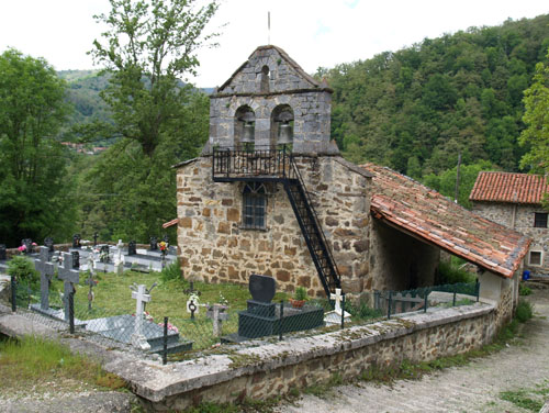 Iglesia Parroquial de San Esteban en Cueva