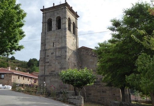 Iglesia de San Martín en Bustillo del Monte