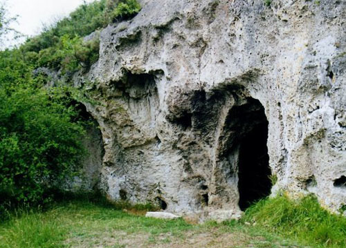 Ermita Rupestre del Tobazo en Villaescusa de Ebro