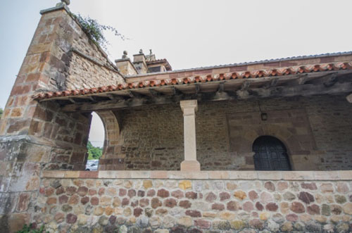 Iglesia de San Tirso en Villayuso de Cieza