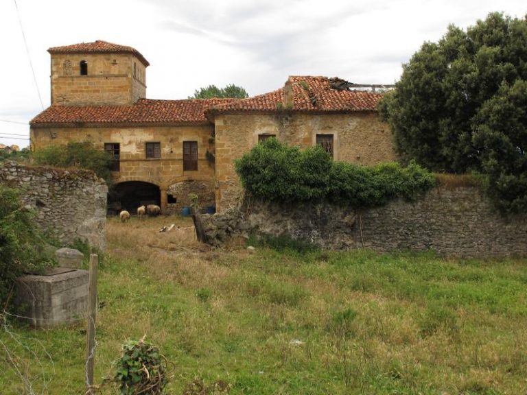 Casona de Cubillas – Vélez de Hotanilla en el Barrio de Cubillas en Ajo