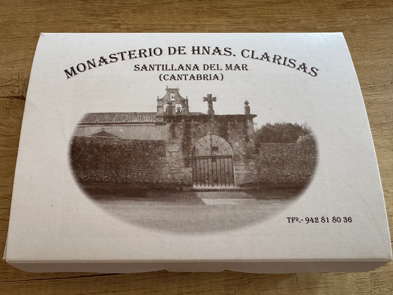 Antigua caja de la repostería del Monasterio de Hermanas Clarisas de Santillana del Mar