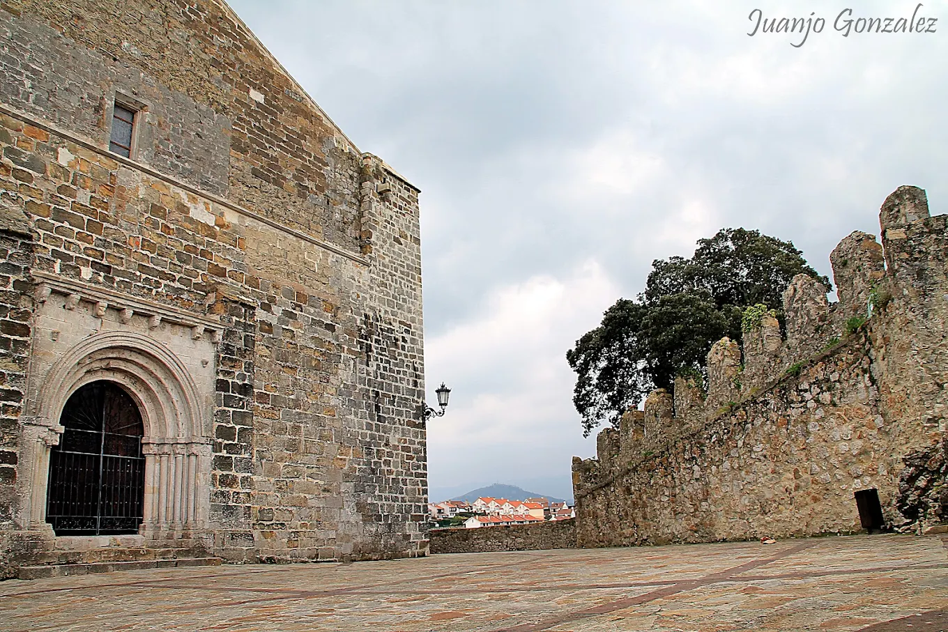 Muralla de San Vicente de la Barquera