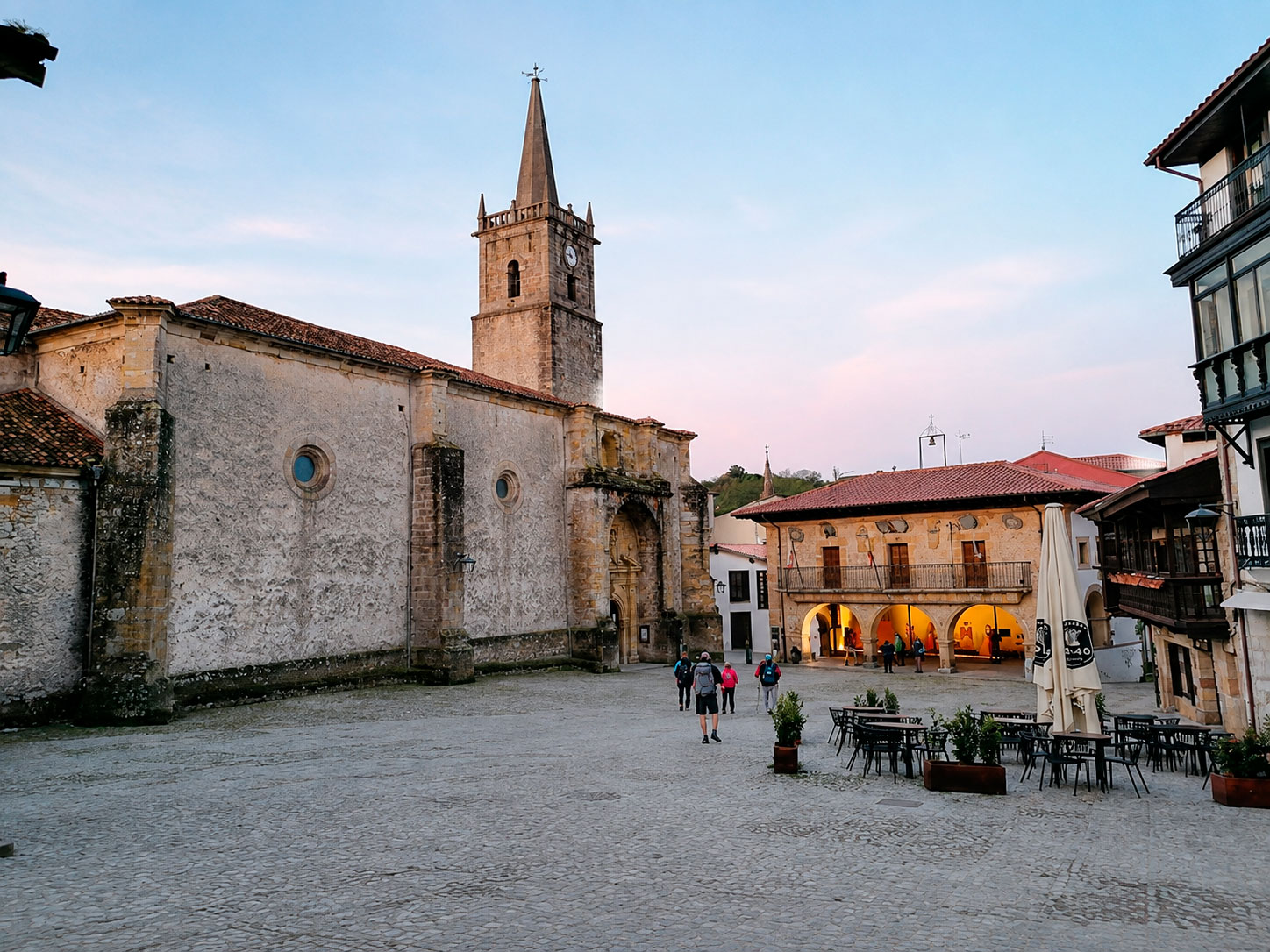 Iglesia de San Cristóbal en Comillas, Cantabria