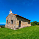 Ermita de San Esteban en el Monte Corona, Comillas