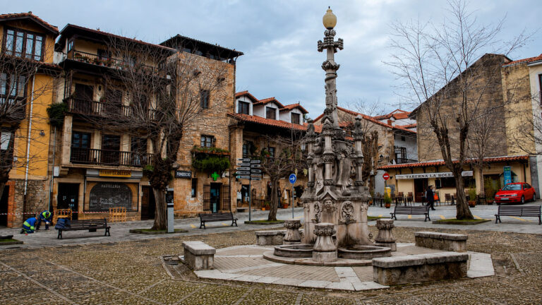 Fuente de los Tres Caños en Comillas, Cantabria