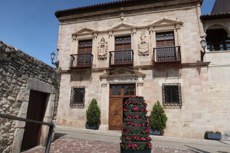 Palacio de la Familia de los Corro, San Vicente de la Barquera
