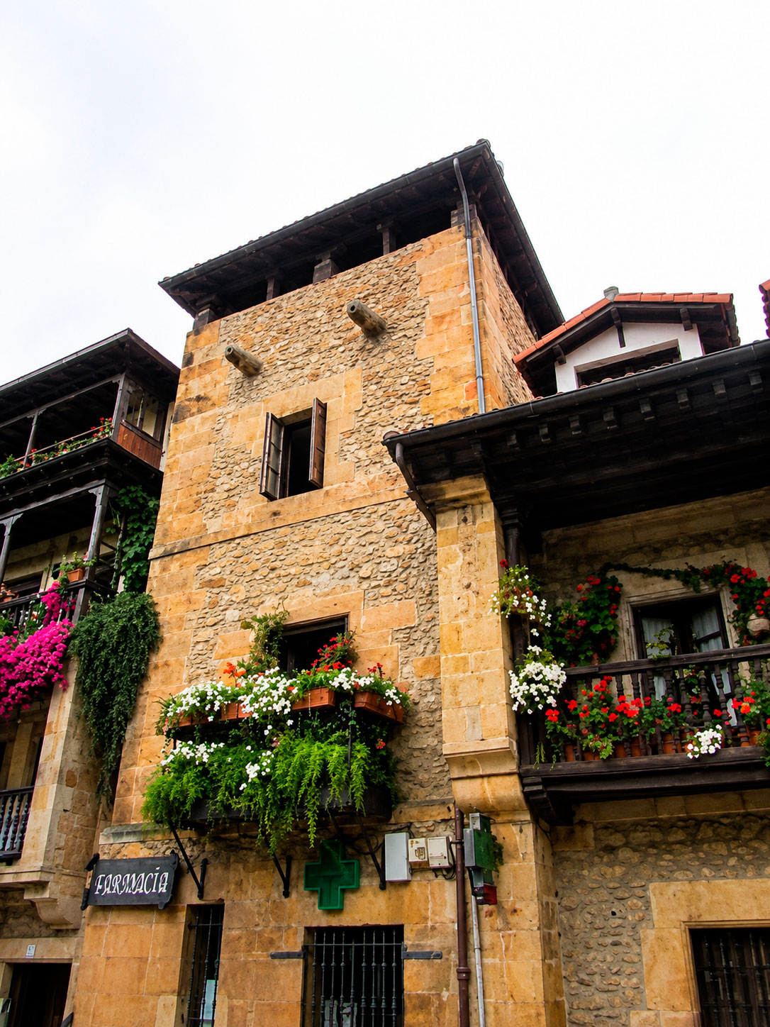 Torre de la Vega en Comillas, Cantabria