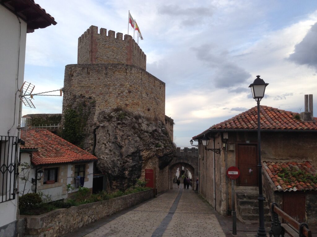 Castillo de San Vicente de la Barquera