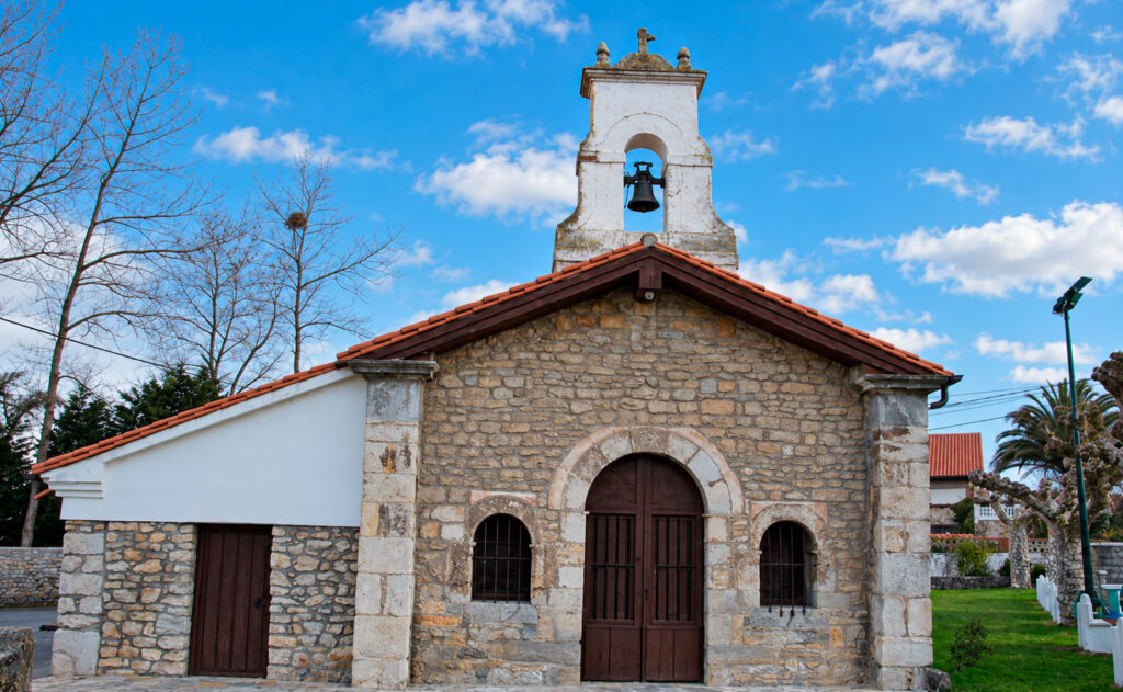 Ermita del Carmen en Cortiguera, Suances