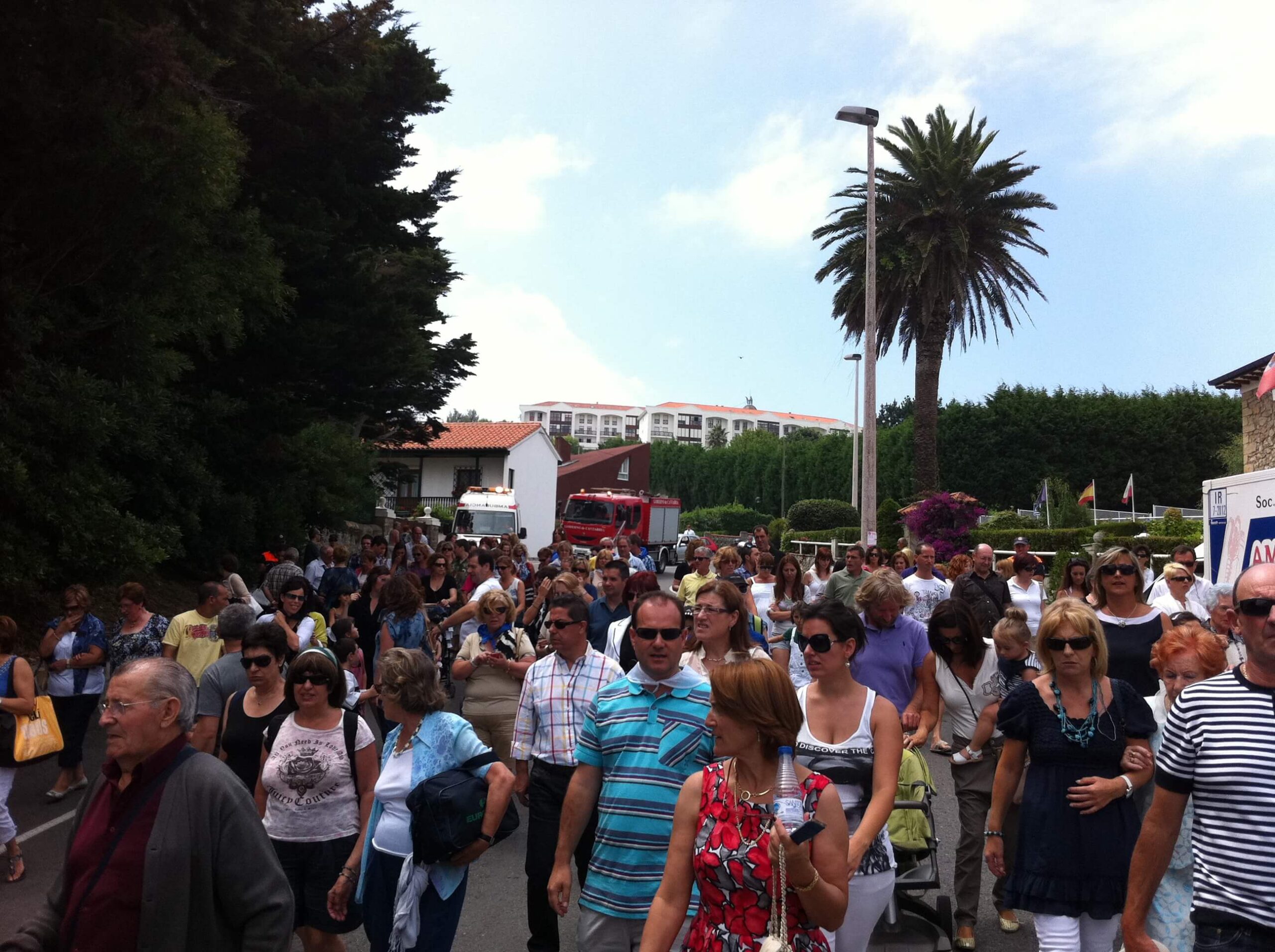 Multitud de devotos y visitantes en las fiestas del Carmen de Suances