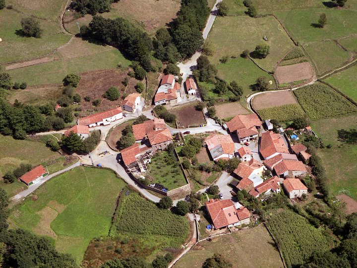 Vista de Calga, localidad del municipio de Anievas