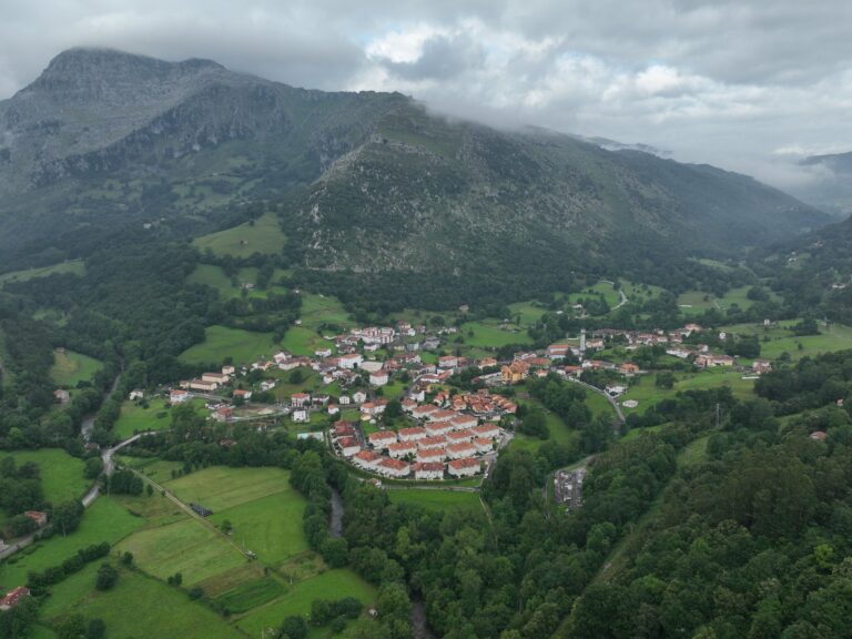Vista panorámica de la localidad de Arredondo desde el norte