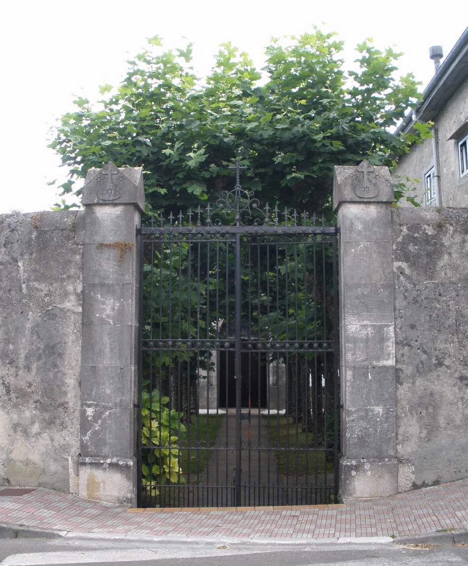 Fachada del antiguo convento de las Carmelitas Descalzas de Maliaño