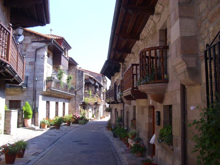 Calle del conjunto histórico de Riocorvo