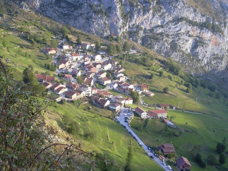 Vista general del pueblo de Bejes