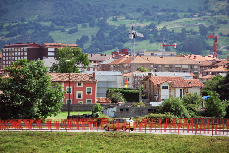 Viviendas y paisaje urbano de Los Corrales de Buelna