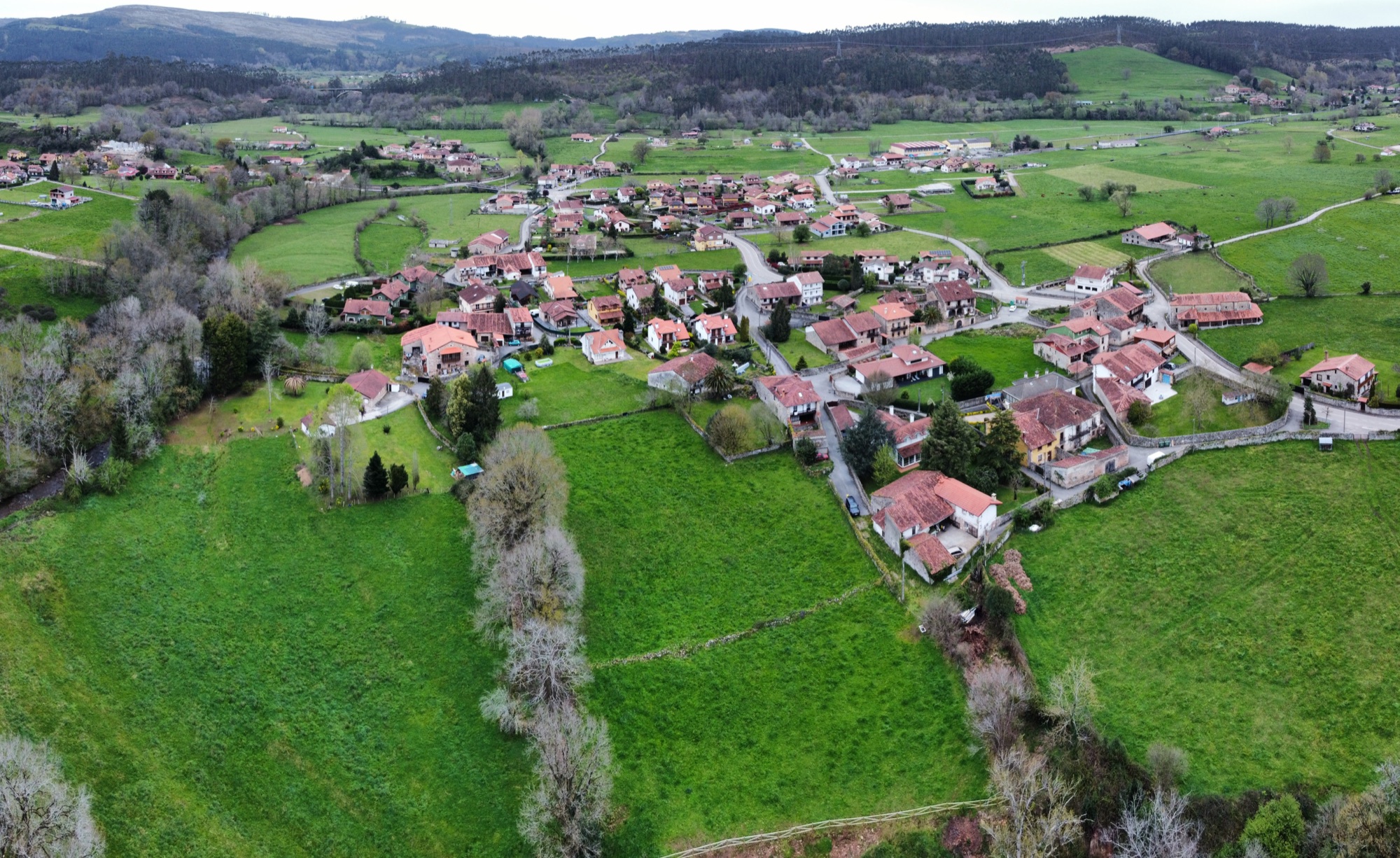 Vista de Ibio, localidad del municipio de Mazcuerras