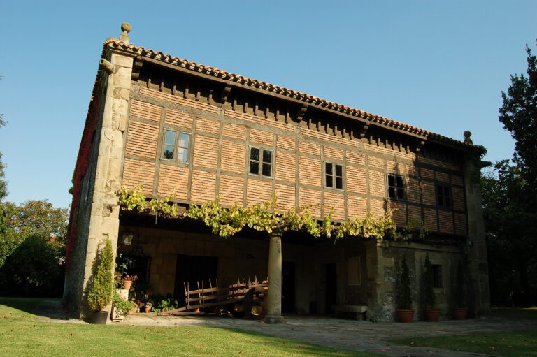 Casa Velarde y Museo Etnográfico de Cantabria