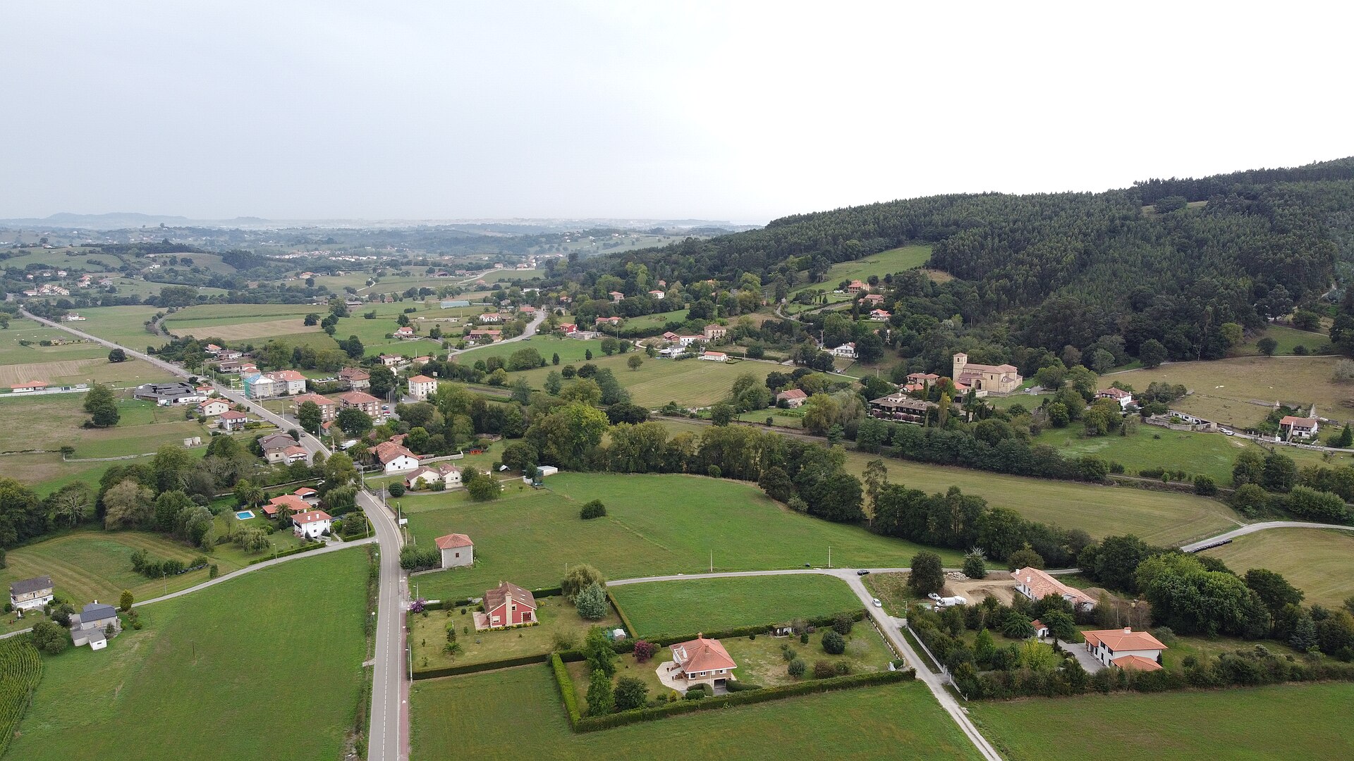 Panorámica de Hoz de Anero, capital de Ribamontán al Monte