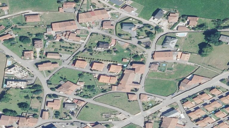 Ortofoto aérea de Sovilla, en San Felices de Buelna