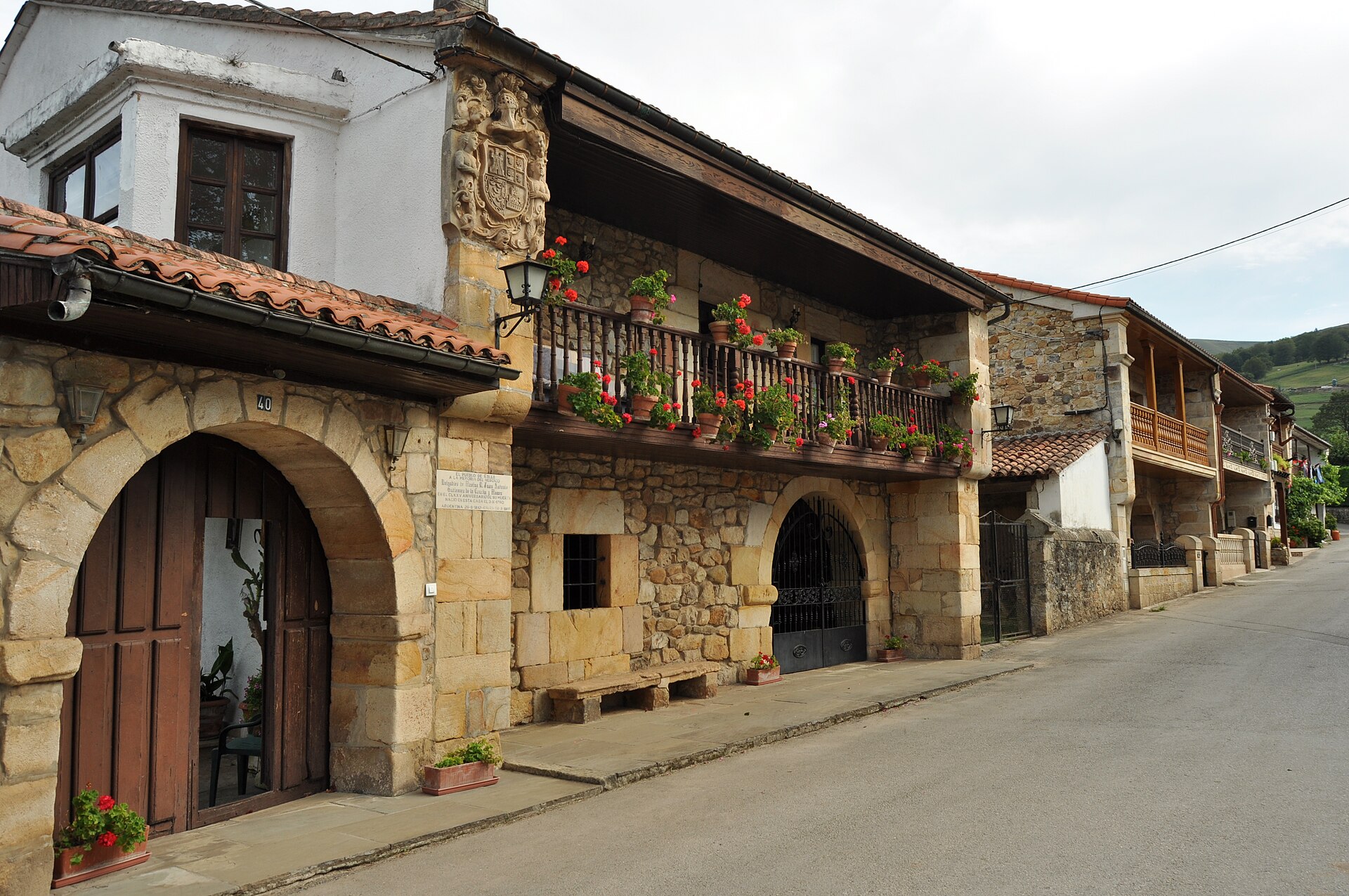 Casonas montañesas e indianas en Esles