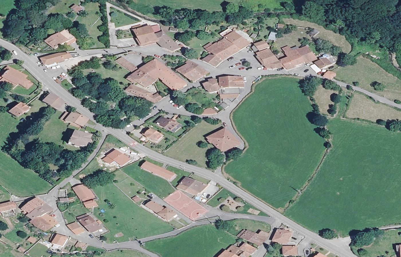 Ortofoto aérea de Lloreda, municipio de Santa María de Cayón
