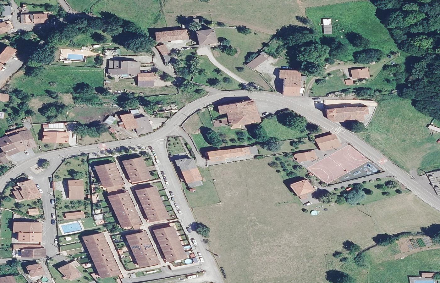 Ortofoto aérea de San Román, municipio de Santa María de Cayón