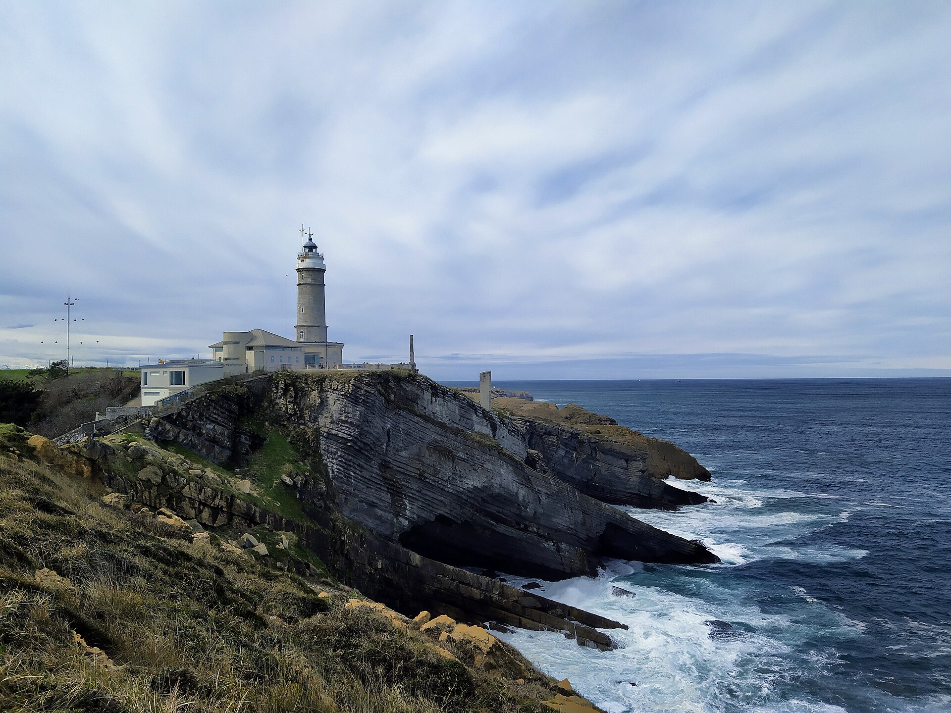 Faro de Cabo Mayor en la costa de Santander