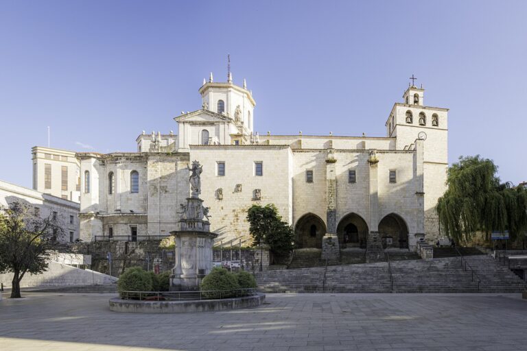 Exterior de la catedral de Santander