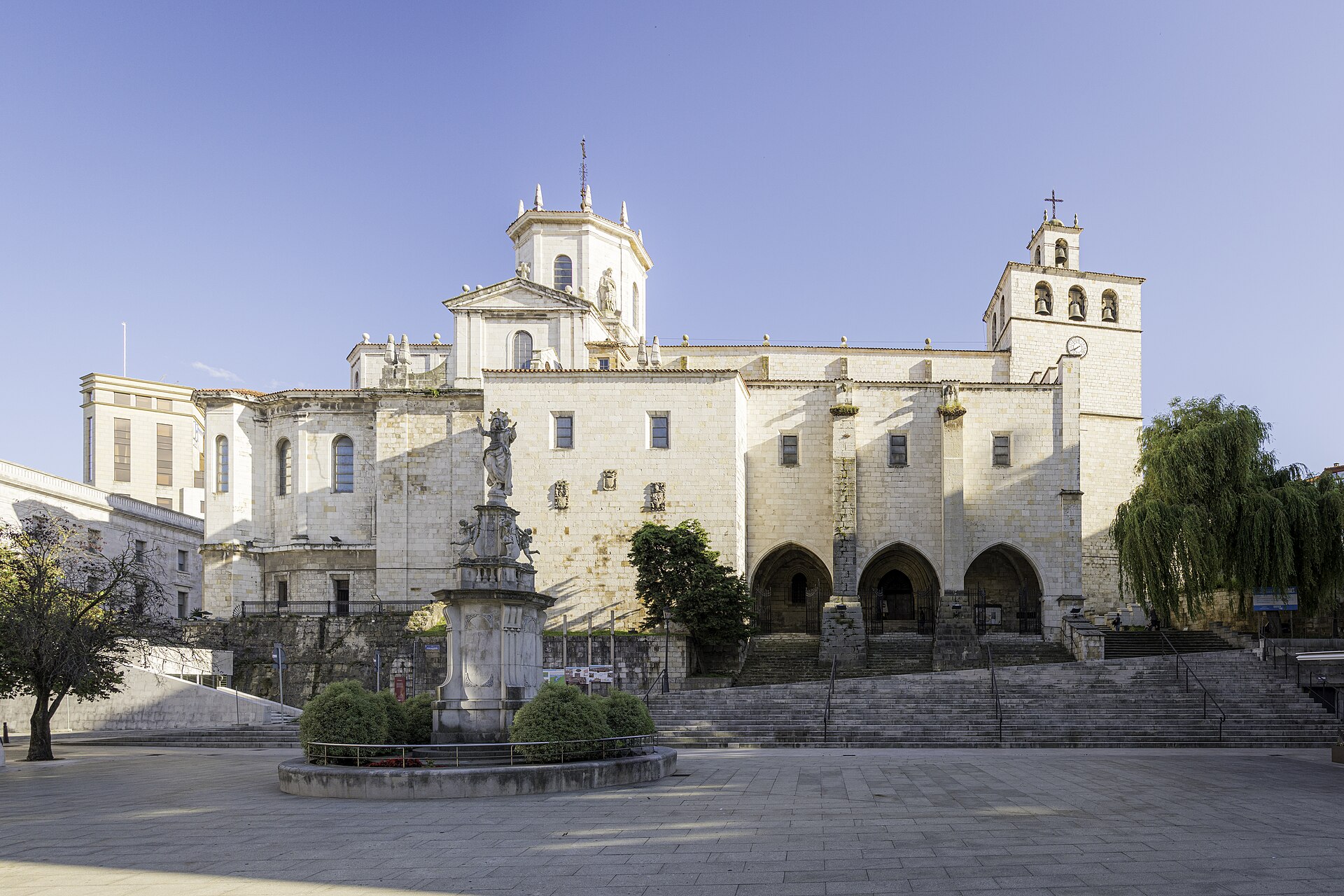 Exterior de la catedral de Santander
