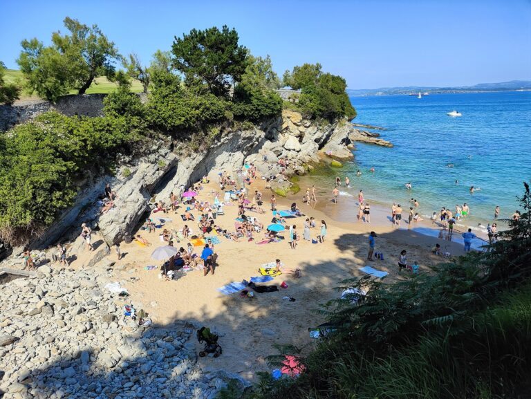 Playa de Los Molinucos en Santander