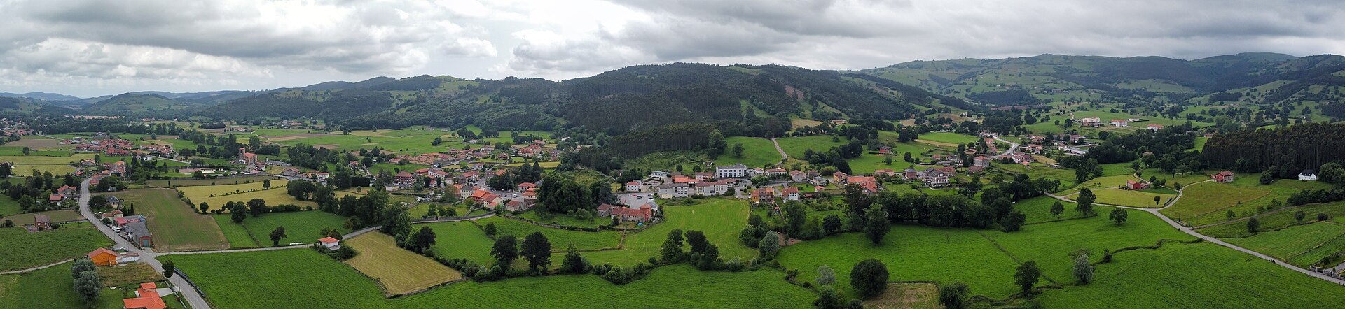 Vista panorámica del núcleo de Solórzano desde el oeste